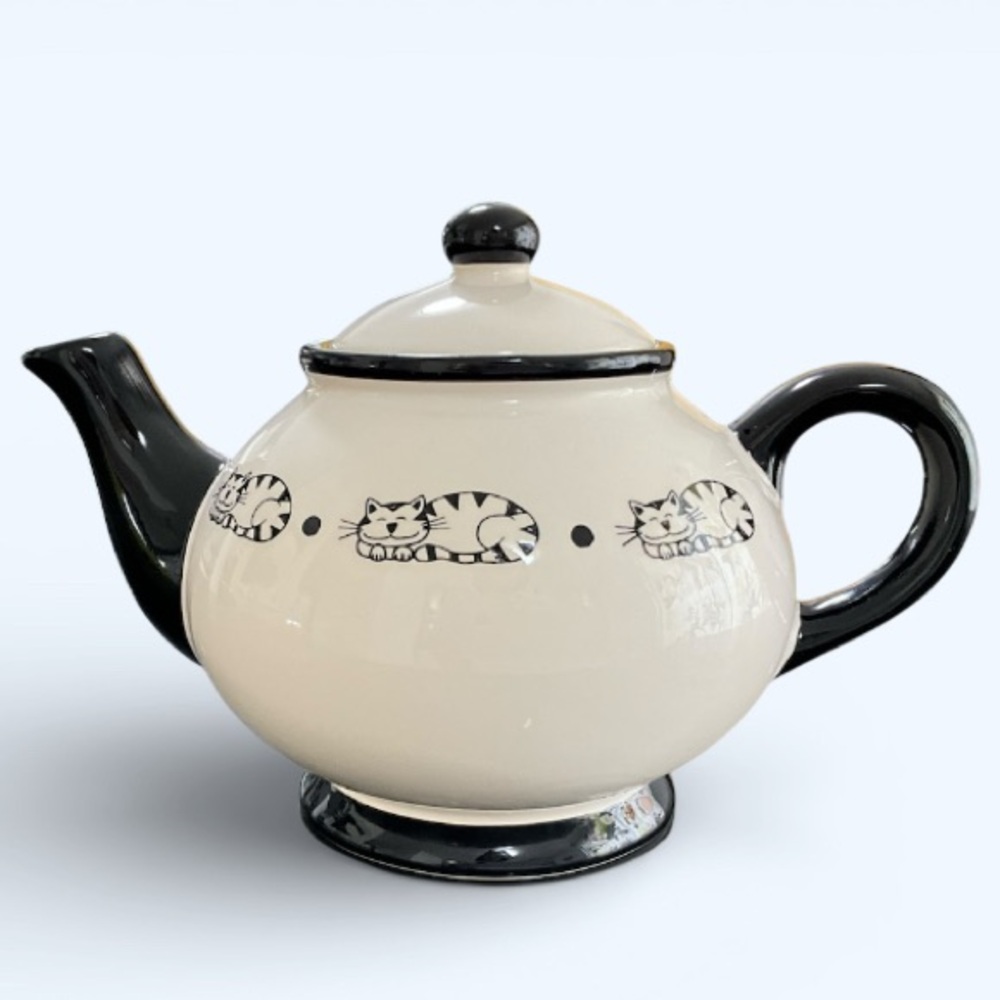 Colin The Cat Ceramic Teapot  by T&E for Cat Lovers